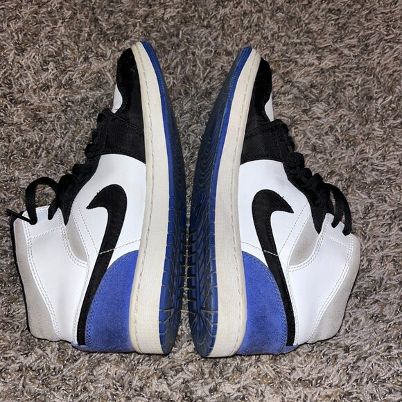 Jordan 1 Mid SE Royal Black Toe men's size 8.5 sneakers - Picture 5 of 10